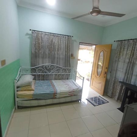 Homestay Sri Ladang Kuala Terengganu Zewnętrze zdjęcie