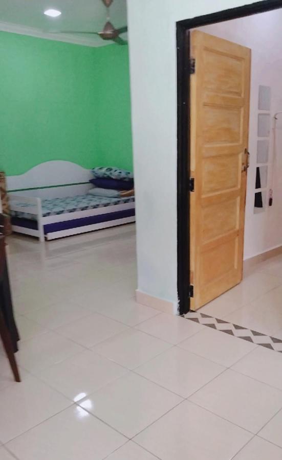 Homestay Sri Ladang Kuala Terengganu Zewnętrze zdjęcie