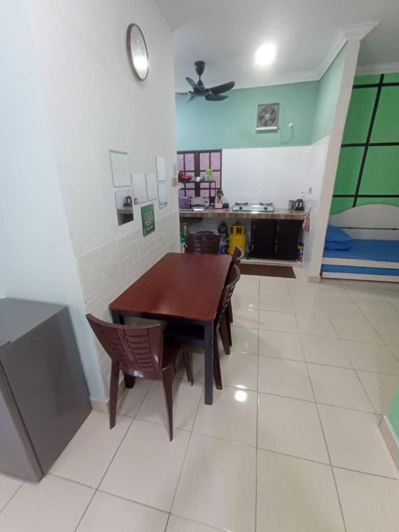 Homestay Sri Ladang Kuala Terengganu Zewnętrze zdjęcie